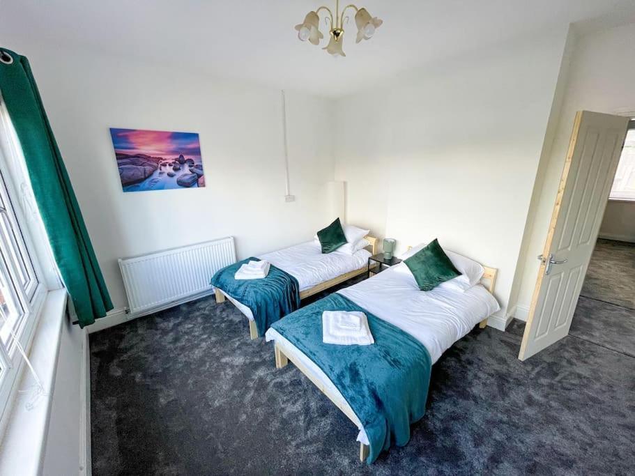 Appartement Perfect For Contractors & Families! 7 Beds Free Parking à Birmingham Extérieur photo