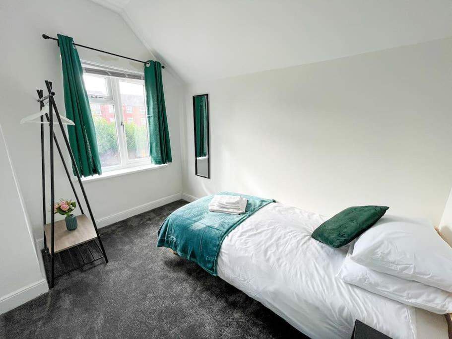 Appartement Perfect For Contractors & Families! 7 Beds Free Parking à Birmingham Extérieur photo